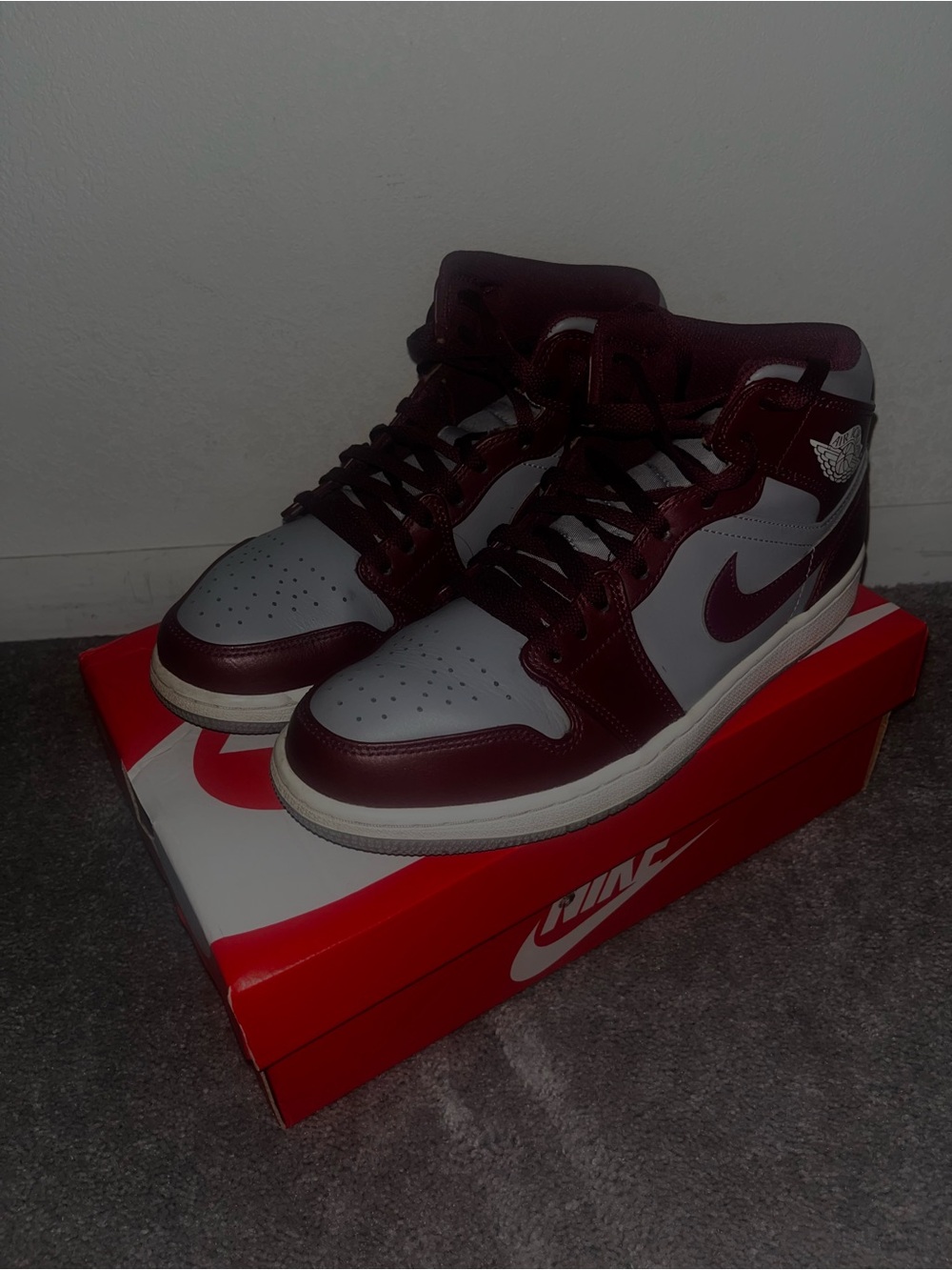 Nike Air Jordan 1 Mid Men’s Basketball Shoes - Cherrywood red